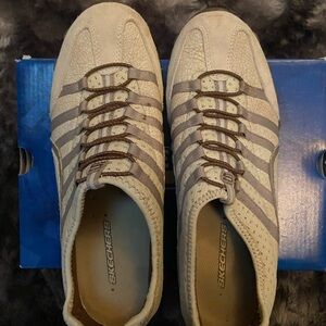 Skechers Women's Cream and Brown Striped Sneakers